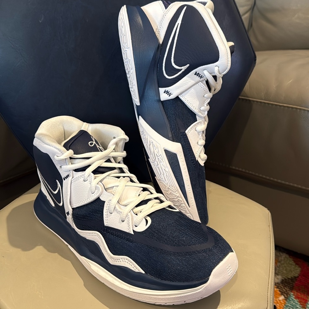Nike Kyrie infinity navy basketball sneakers men’s DO9616-400 2022 NWOT SZ12